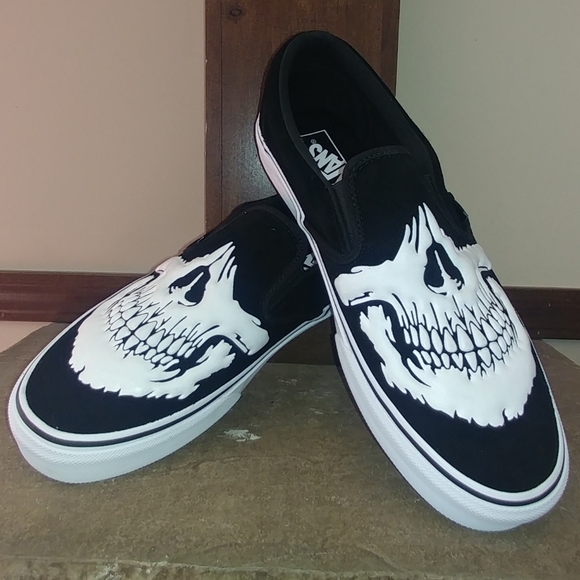 vans slip on jaw bones